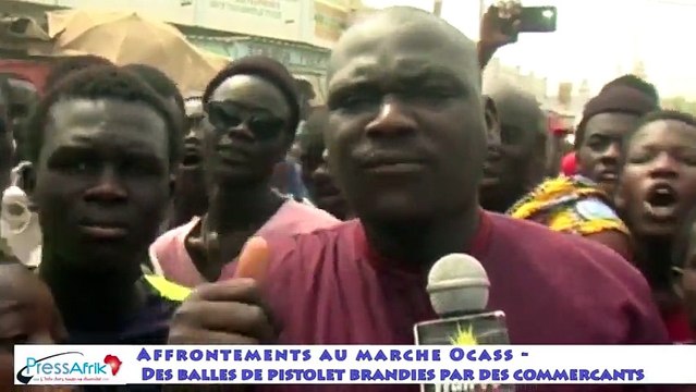 BAGARRE AU MARCHÉ OCASS - Des balles de pistolet brandies par des commerçants
