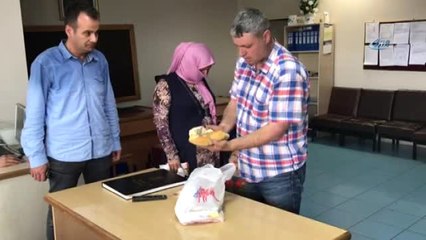 Dilencilikten Topladığı Paraları Ekmeğin İçine Saklamış