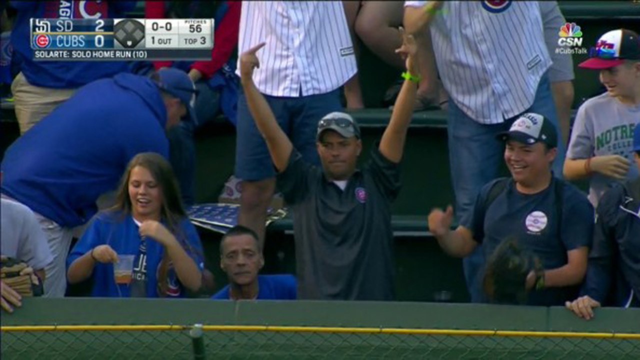 Cubs Fan FLIPS OFF Padres Player After Throwing His Home Run Ball Back