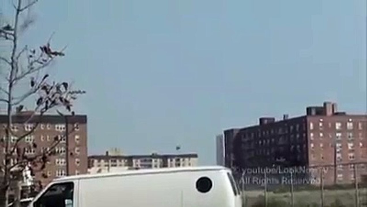 Eles não se esconde mais  .2 helicóptero escoltado ovni