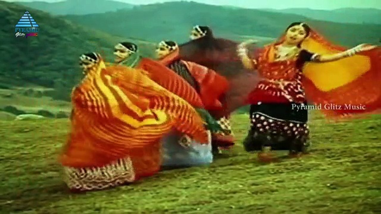 Chinna Chinna Vanna Kuyil Video Song  by Mouna Ragam Tamil Movie