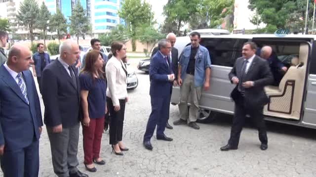 Orman ve Su İşleri Bakanı Veysel Eroğlu: Yollar Yürümekle Aşınmaz, Kemal Bey Kendini Boşuna...