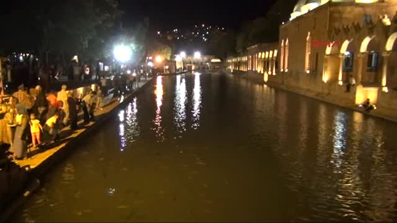 Şanlıurfa'da Kadir Gecesi'nde Camiler Doldu Taştı