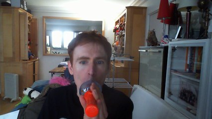 Wiwi égratigne "origami" de Capital Cities