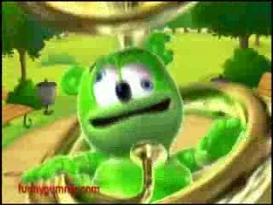 Itt Van A Gummimaci - Full Hungarian Version