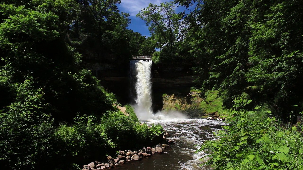 Minneapolis 32