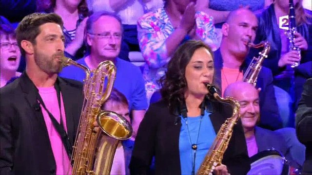 Des musiciens font une surprise à Nagui sur France 2 pour La Fête de la Musique - Regardez