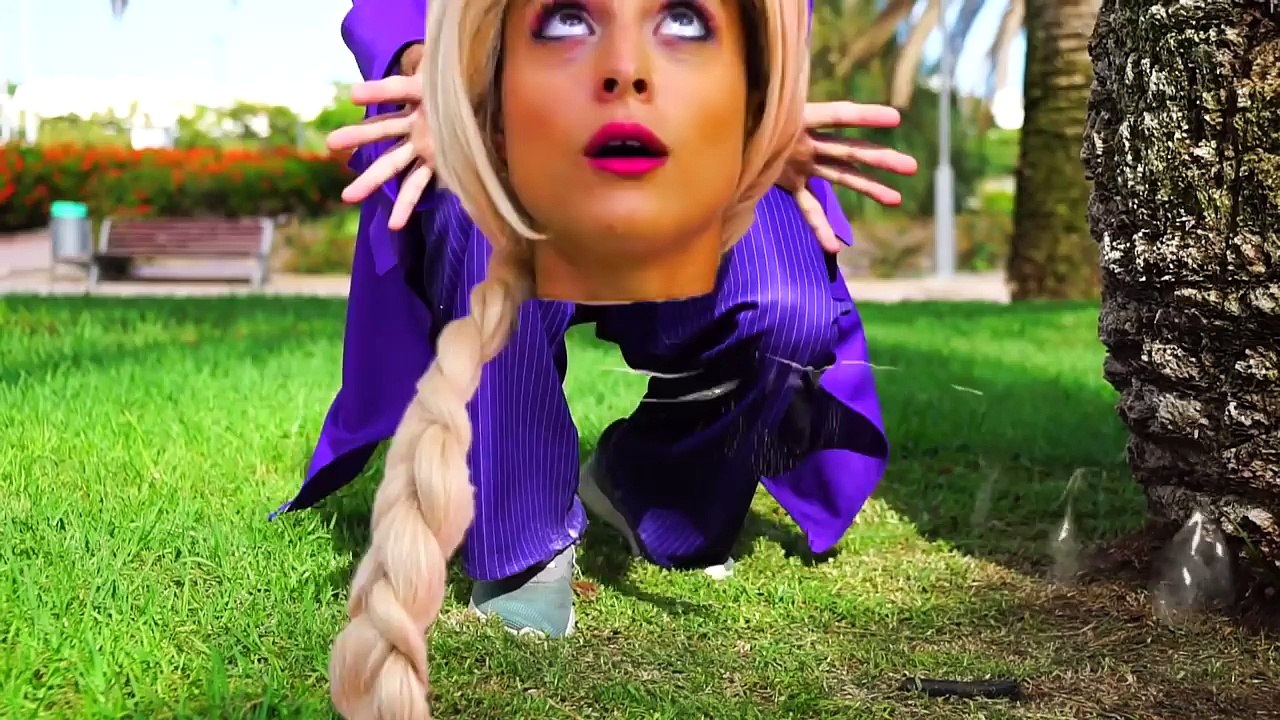 Frozen Elsa Chase By Giant Crazy Bad Chocolate w Spiderman vs Jack Frost Kids Movie IRL