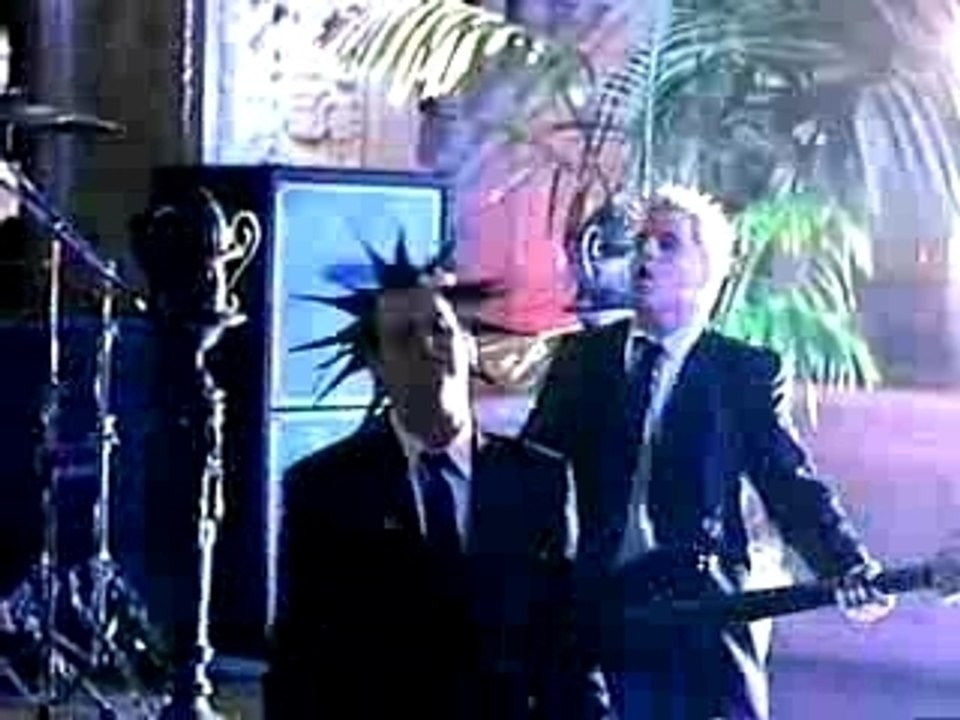 Good Charlotte - Lifestyles of the Rich...