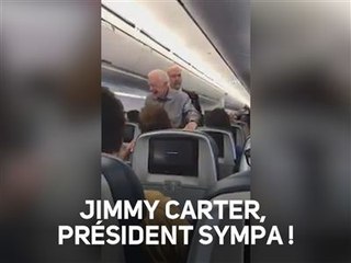 Jimmy Carter salue tous les passagers d'un avion !