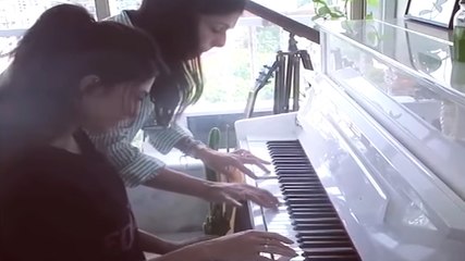 Watch Jacqueline Fernandez Taking Piano Classes
