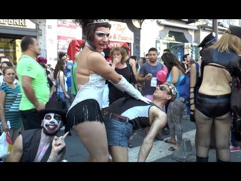 Napoli - Il Gay Pride torna il 24 giugno (21.06.17)