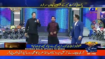 Tải video: A Great Welcome to Sarfraz Ahmad in Shoaib Wasim Akram Show