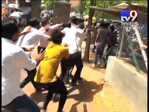 Clashes break out between student groups in M.S University, Vadodara - Tv9