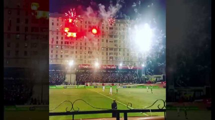 Atmosphère incroyable dans un stade en Algérie !