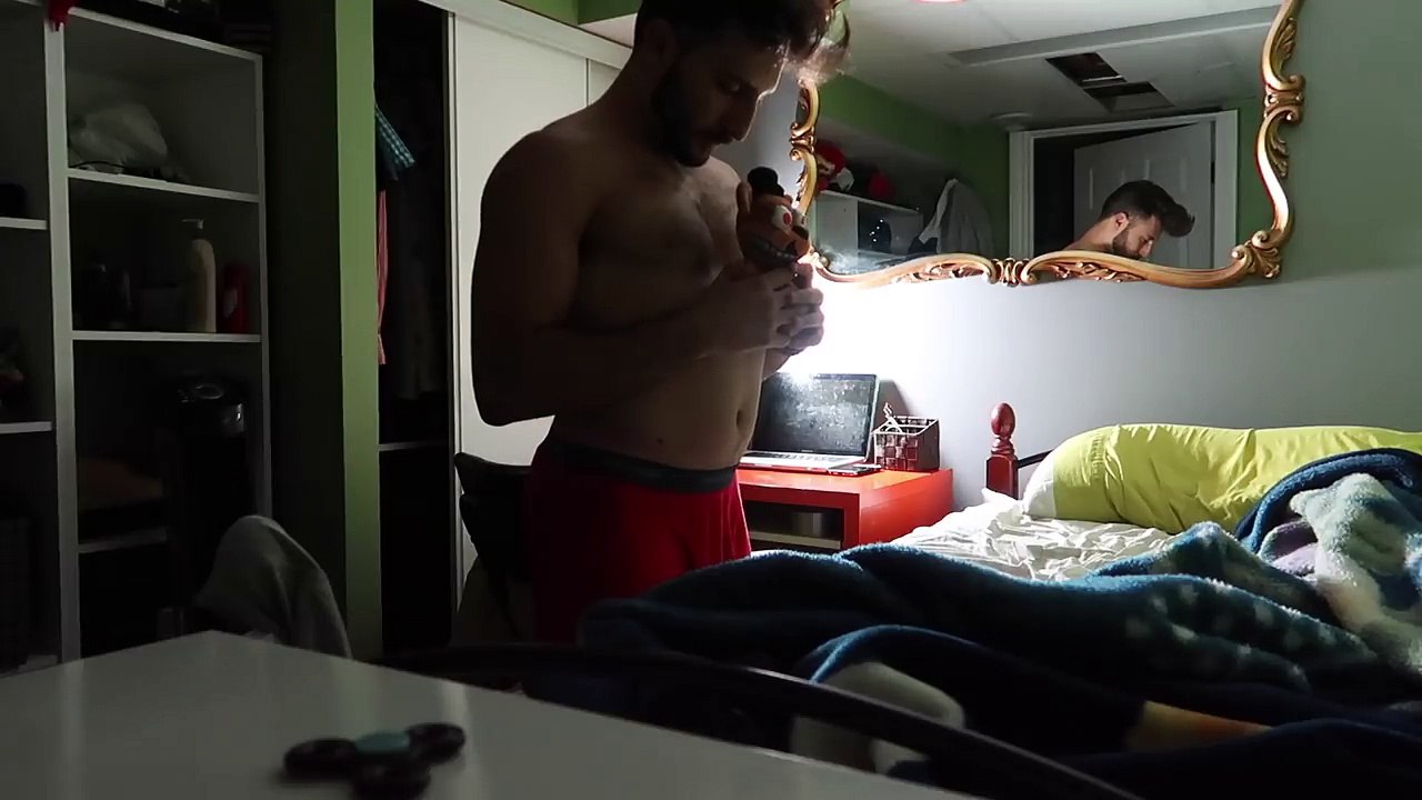 DO NOT RECORD YOURSELF SLEEPING AT 3 AM | 3 AM SLEEPING CHALLENGE (NIGHTMARE FREDDY?!)