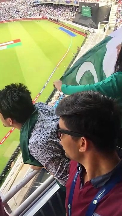 A Great Commentary in the Voice of Shahrukh Khan by a Pakistani