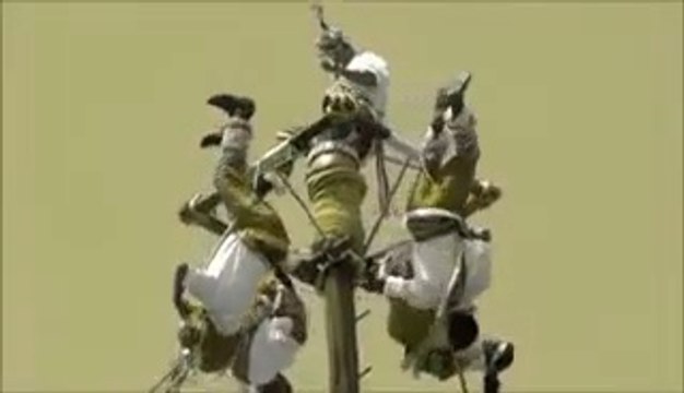 Sol, antiguo sol, padre inmortal Dador de vida y de salud. Desde el tiempo de piedra de la américa mía Hoy como ayer escucha atento mi oraci