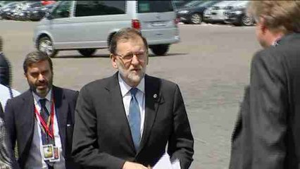 Rajoy dice que es un error que el PSOE no apoye el acuerdo con Canadá