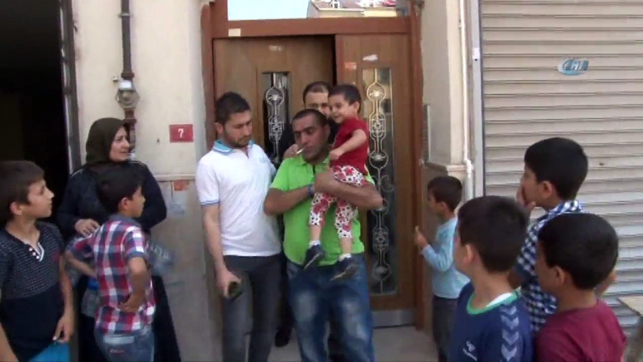 Esenyurt'ta Sinir Krizi Geçiren Baba Dehşet Saçtı