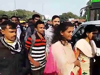 RAILWAY APPRENTICE PROTEST JOB FRONT OF RAILWAY BOARD