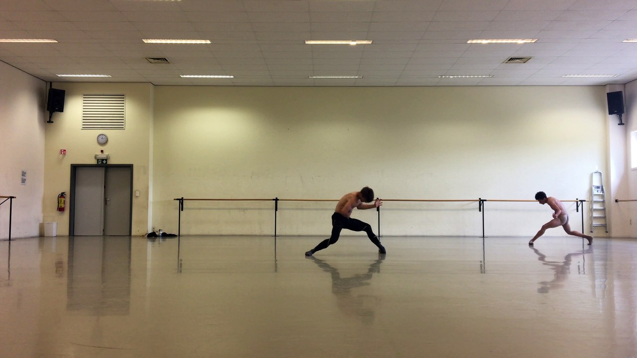 Back Forward Back - Juliano Nunes