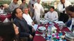 Check out the Simplicity of Imran Khan at Iftar Party