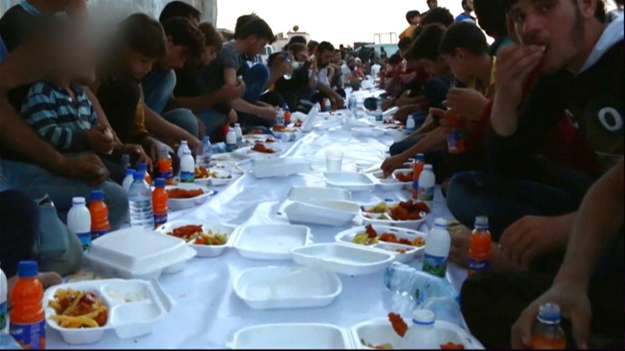 Syrians in rebel-held Douma break their fast amid rubble