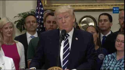 Trump asegura que ni grabó ni conserva cintas de sus conversaciones con Comey