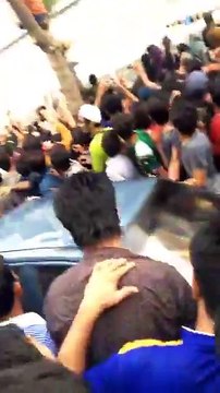 Pakistan crowd Welcome Pakistani Cricket Team Captain after the winning the Champions Trophy 2017 *