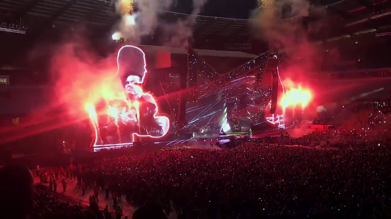 Robbie Williams Angels Etihad Stadium 2017 Tribute to Manchester Attack