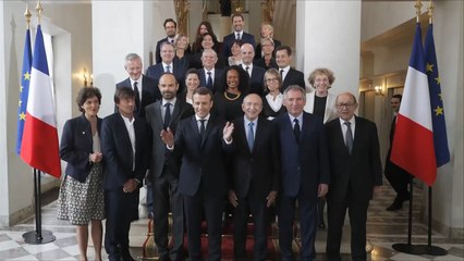 ماكرون يجري تعديلات كبيرة على حكومته