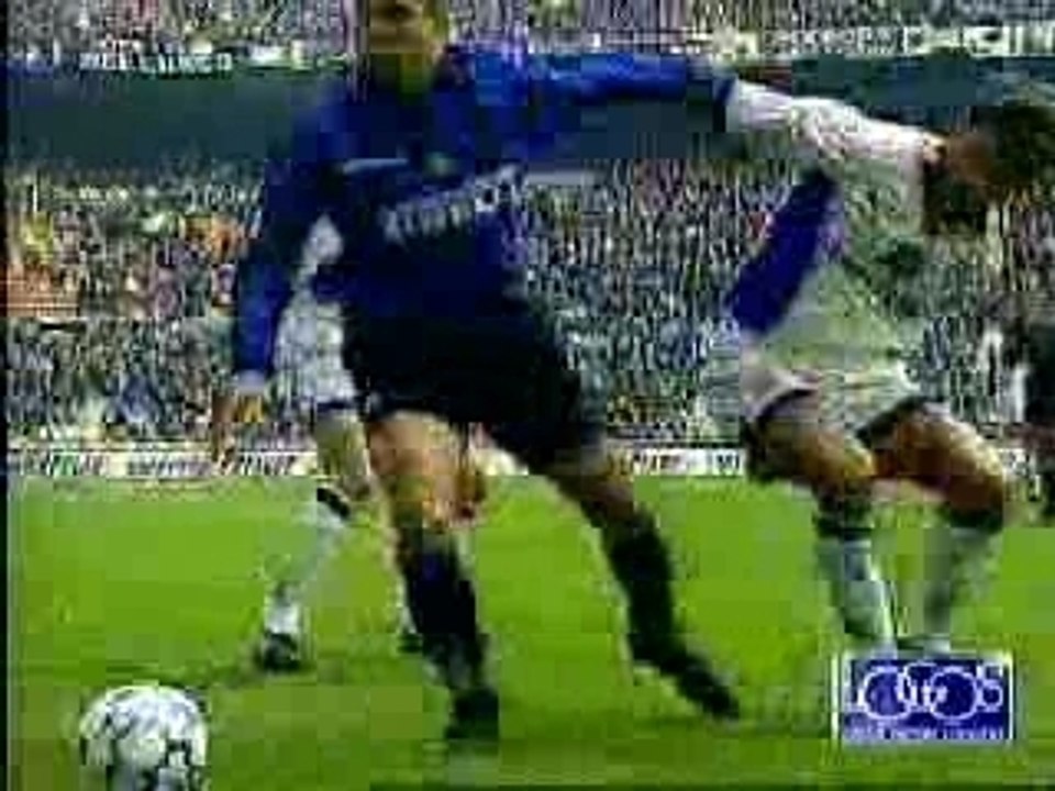 Dribles, Raul, Ronaldo, Ronaldhino, Riquelme,.. -- by Adem