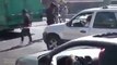 A plena luz del día unos encapuchados asaltaron a conductores en México