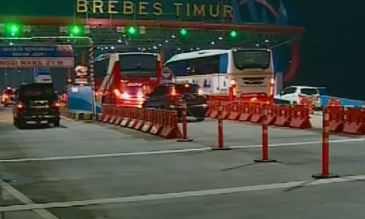 Arus Lalu Lintas di Gerbang Tol Brebes Timur Lancar