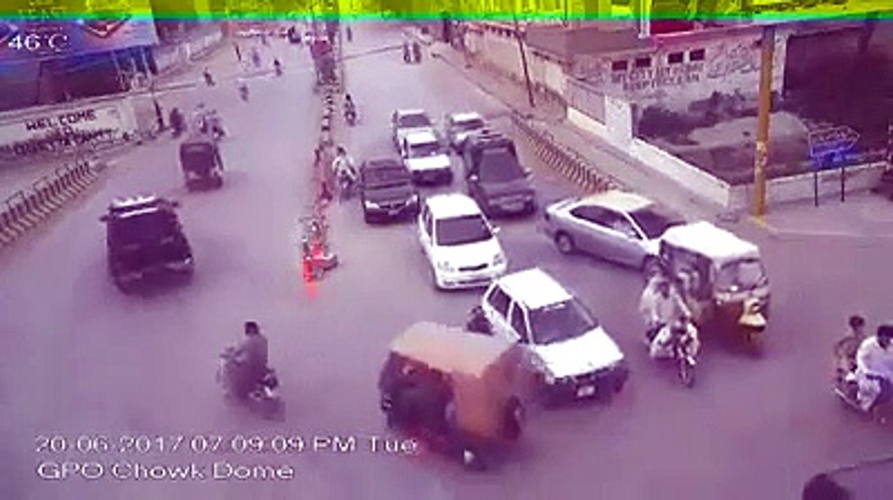 CCTV Footage shows MPA Majeed Achakzai hits traffic police personnel