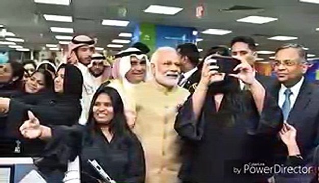 مودی بے غیرت عربی لڑکیوں کے ساتھ کیسی حرکتیں کر رہا ہے ویڈیو دیکھیں