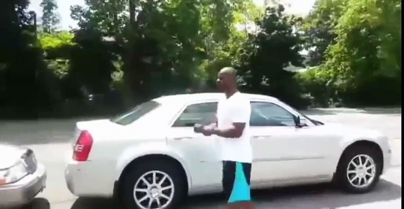 Ce détenu n'a plus vraiment envie de se battre contre ce flic