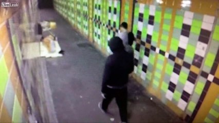 Londrada evsizlere yapılan şakalar - acemi kamera