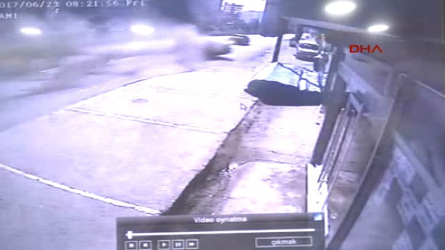 Trabzon'da Polis Aracı Devrildi 7 Polis Yaralandı- Kaza Anı Güvenlik Kamerasında