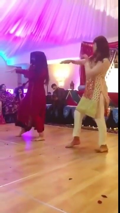 Best Mehndi Dance on Breakup Song and Kala Chashma Wedding Dance 2017