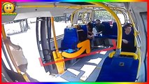 Cette jeune femme va se faire gifler parce qu'elle est en short dans un bus !