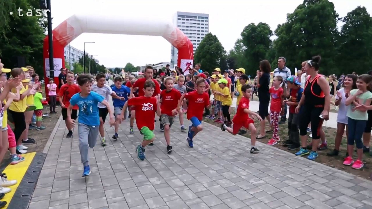 B. BYSTRICA: V parku pod Pamätníkom SNP sa konal Olympijský deň