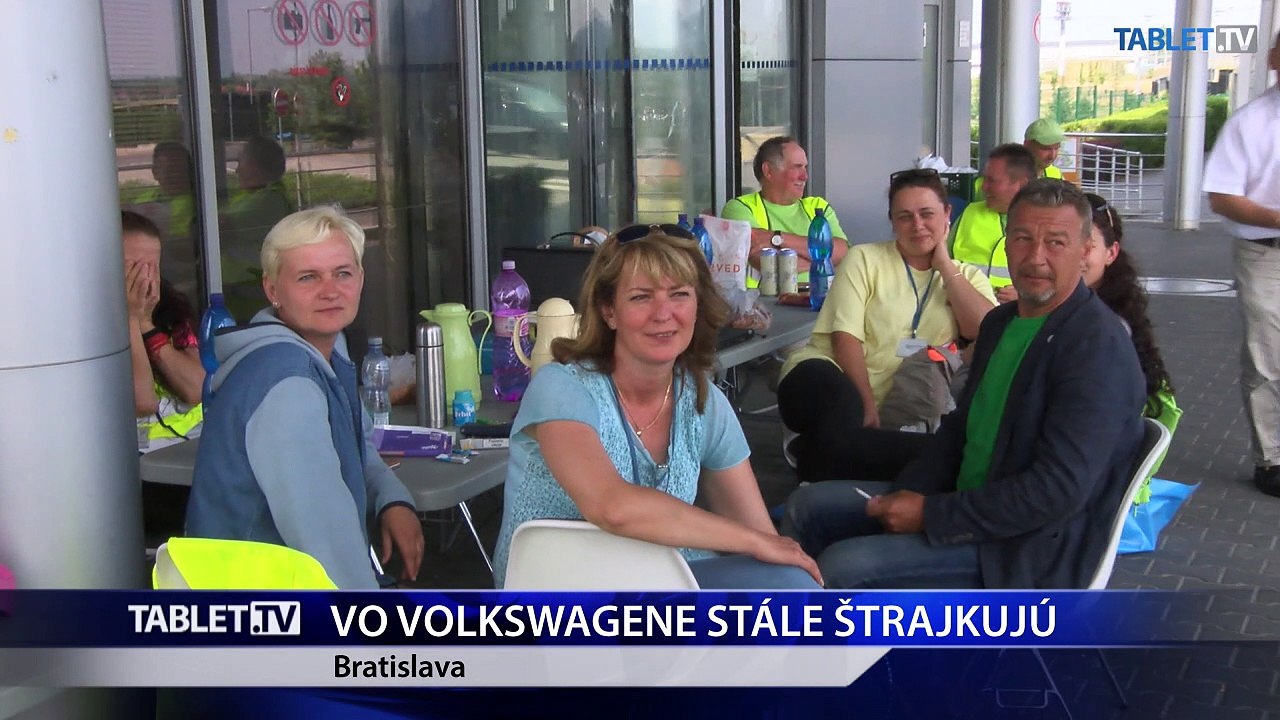 ŠTVRTÝ DEŇ ŠTRAJKU: Odborári vyzvali vedenie VW SK na ďalšie rokovanie
