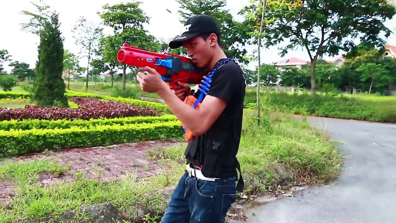 Superhero action Spiderman Super HERO MAN Nerf guns Cyclops Clown SWAT Team combat Zombies