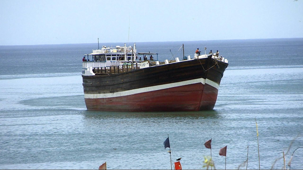 Somali pirates target ships in the Indian Ocean