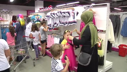 Sosyal Market'ten Çocuklara Bayramlık Kıyafet