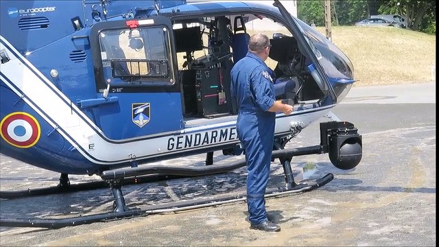 Beaujolais : les référents participation citoyenne découvrent l'hélicoptère de la section aérienne de gendarmerie