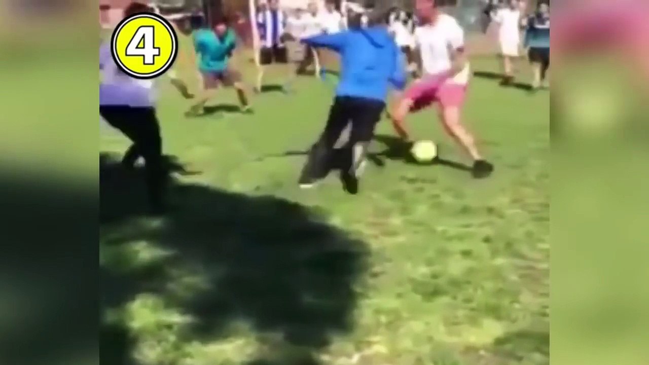 FUNNY SOCCER FOOTBALL VINES 2017 FAILS, GOALS, SKILLS #