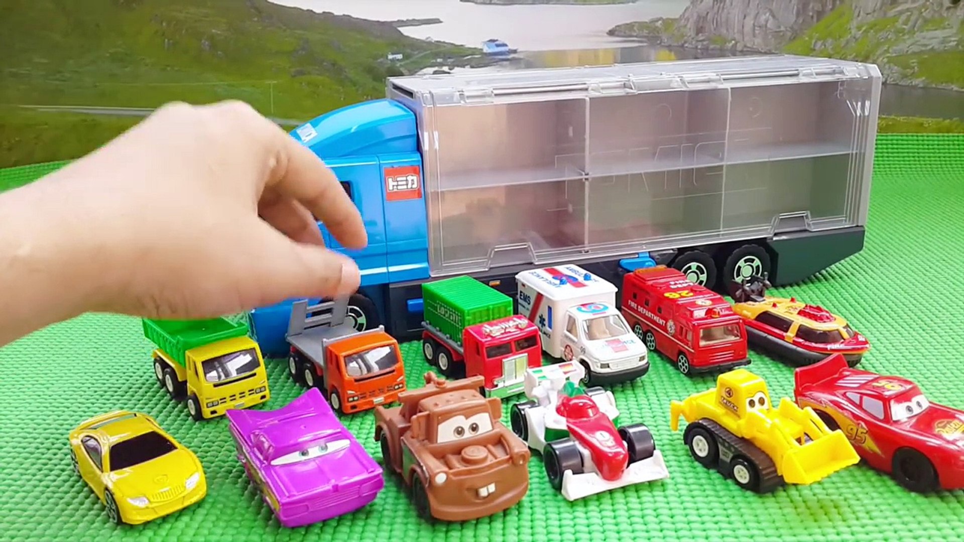 cars 3 mack portable playcase